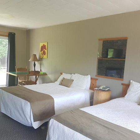 The Spirit Rock Outpost & Lodge Wiarton Eksteriør bilde