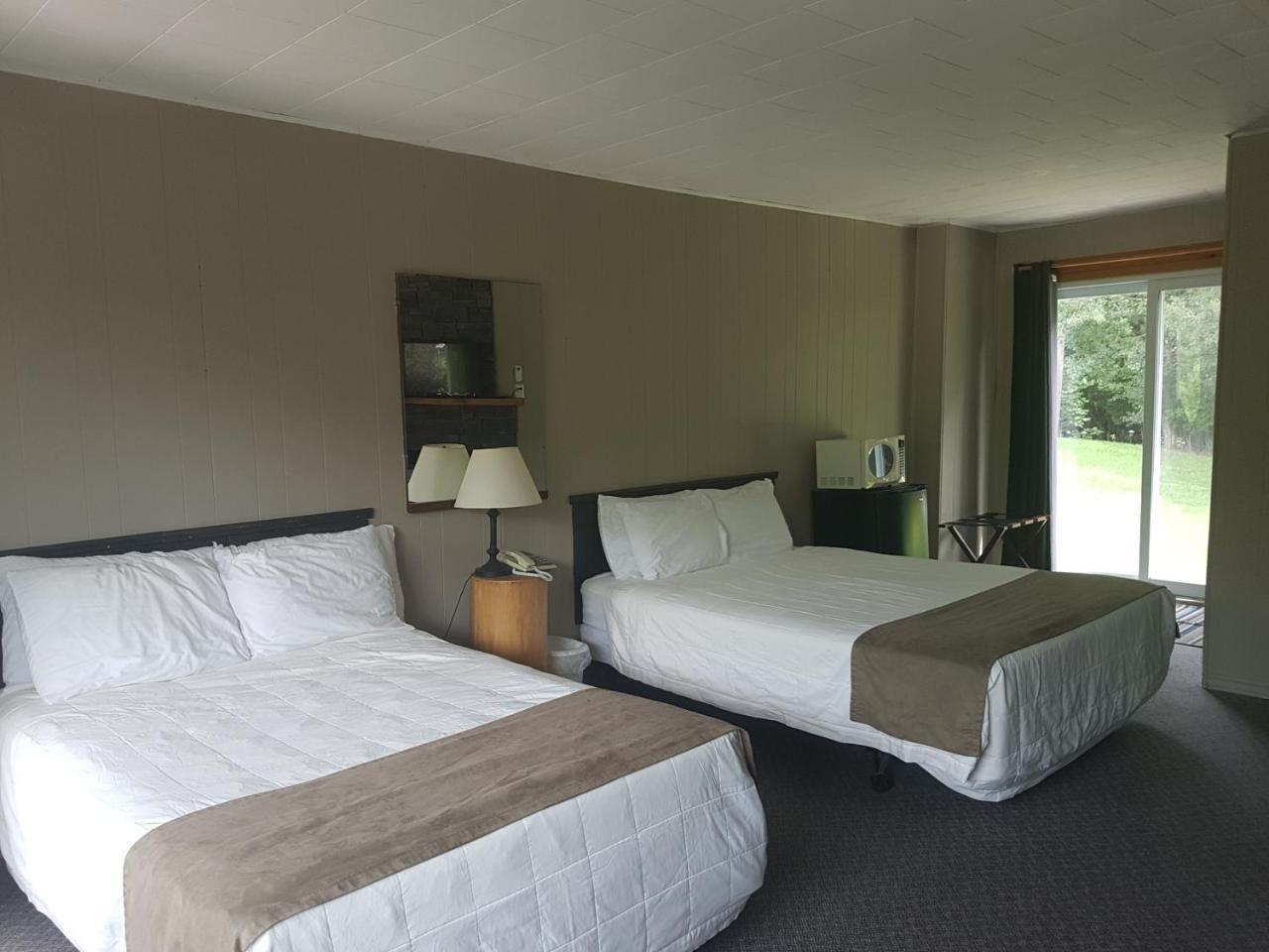 The Spirit Rock Outpost & Lodge Wiarton Eksteriør bilde